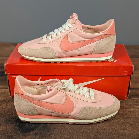 NEW DEAD STOCK Nike Lady Diablo Vintage Sneakers Running